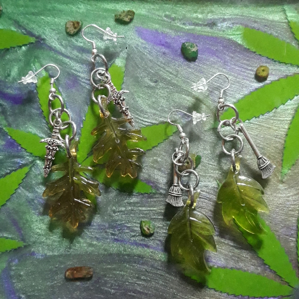 2 pair set of Leaf earrings
